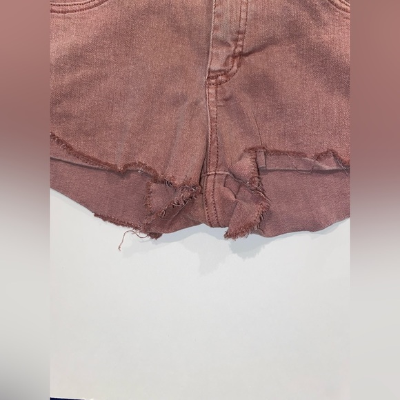 Refuge Shorts - Picture 4 of 9